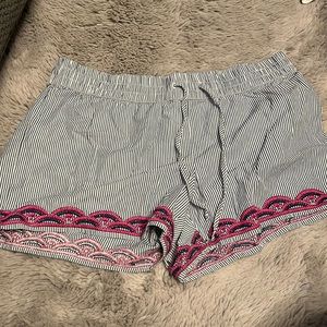 Vineyard vines flowy shirts